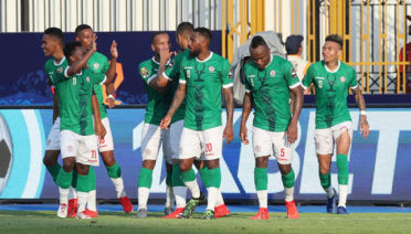 8 de junio. Pronóstico Camerún vs Nigeria - Amistoso Internacional