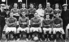 Historia del Primer Partido de Fútbol bajo Reglamento Oficial